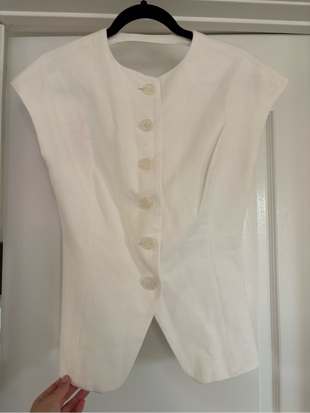 RAE Sleeveless White Button-Front Structured Top- open back